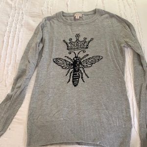 Queen bee fitted sweater